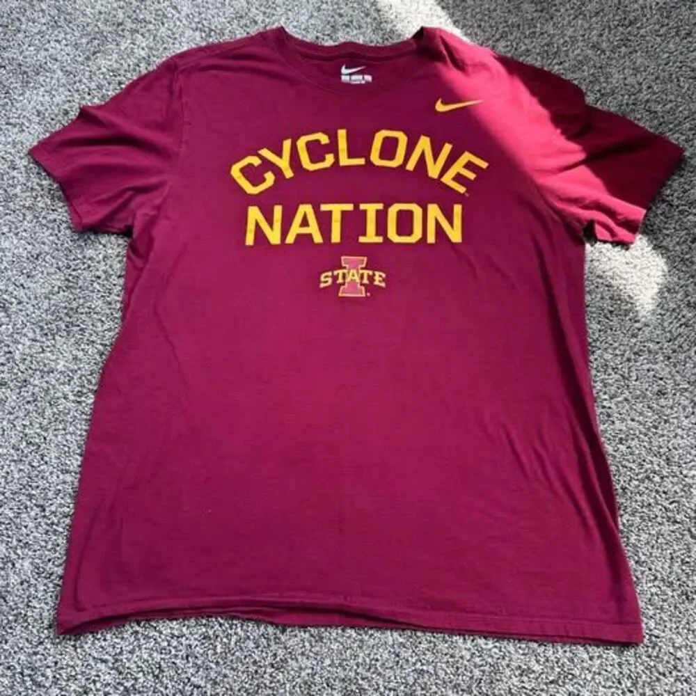 Nike Iowa State Cyclones T-Shirt - Size Large